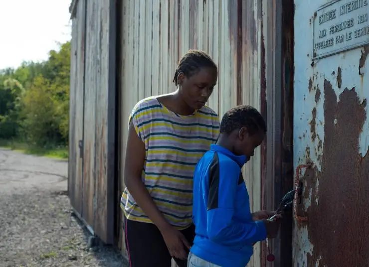 Тори и Локита (2022) через торрент скачать Тори и Локита (2022) фильм через торрент скачать