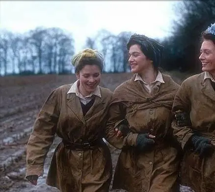 Три англичанки за городом (1998) в хорошем качестве через торрент Три англичанки за городом (1998) фильм в хорошем качестве через торрент