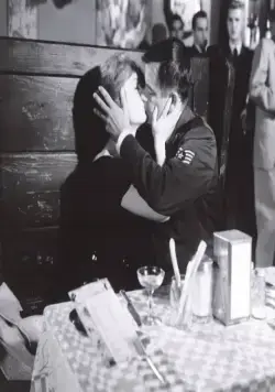 Все началось с поцелуя (1959) через торрент скачать Все началось с поцелуя (1959) фильм через торрент скачать