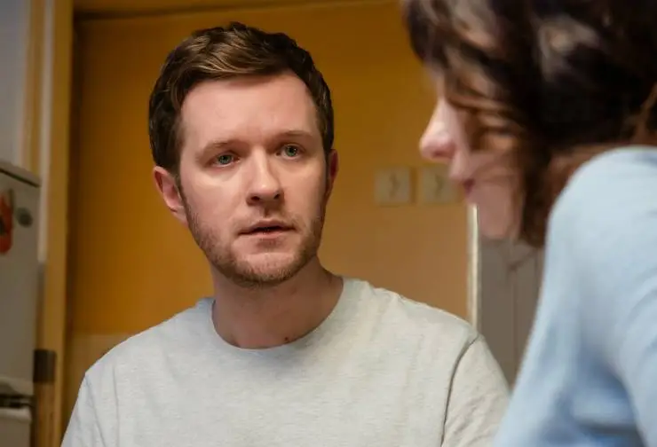 Чужие люди (2024) через торрент бесплатно Чужие люди (2024) сериал через торрент бесплатно