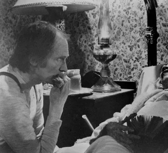 Безумие (1974) через торрент бесплатно Безумие (1974) фильм через торрент бесплатно