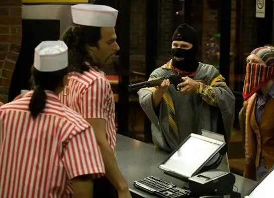 Повторное нападение на булочную (2010) через торрент бесплатно Повторное нападение на булочную (2010) фильм через торрент бесплатно