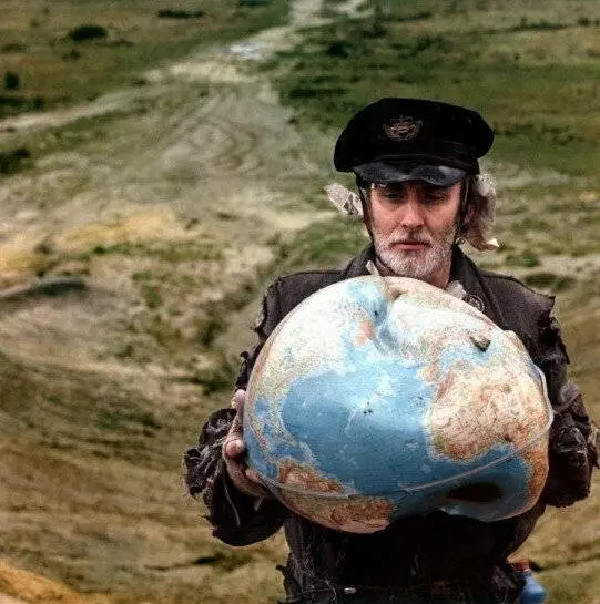 Жилая комната (1969) через торрент скачать Жилая комната (1969) фильм через торрент скачать