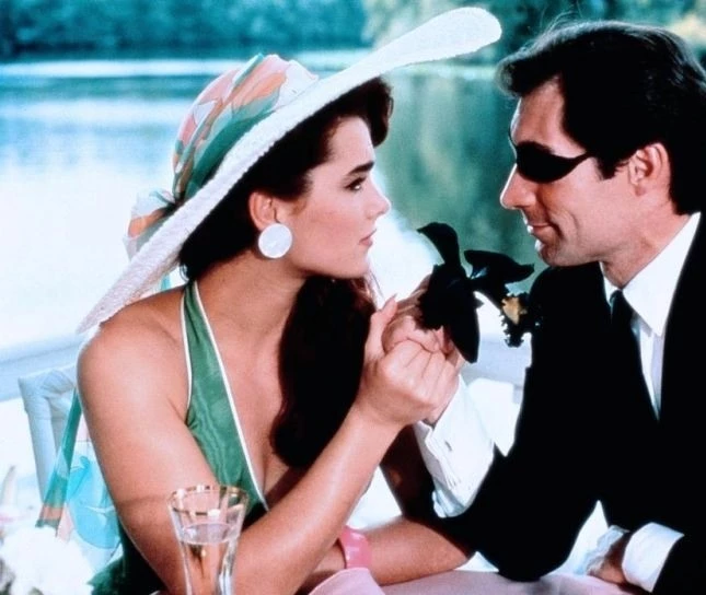 Бренда Старр (1989) через торрент скачать Бренда Старр (1989) фильм через торрент скачать