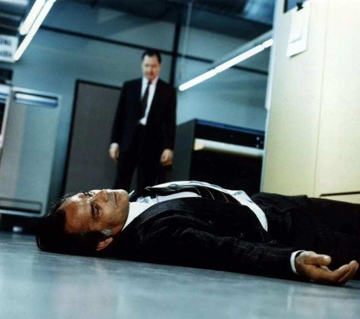 Мир на проводе (1973) через торрент бесплатно Мир на проводе (1973) сериал через торрент бесплатно