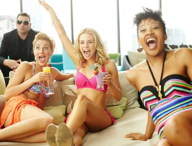 Теперь добавьте мёд (2015) через торрент бесплатно Теперь добавьте мёд (2015) фильм через торрент бесплатно