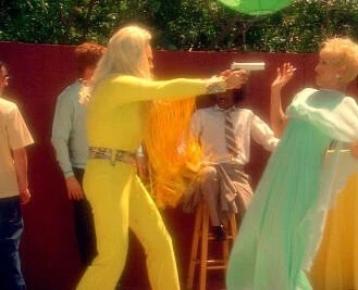 Девочки есть девочки (2003) в хорошем качестве через торрент Девочки есть девочки (2003) фильм в хорошем качестве через торрент