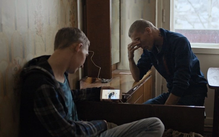 Рваные одежды (2021) через торрент скачать Рваные одежды (2021) фильм через торрент скачать