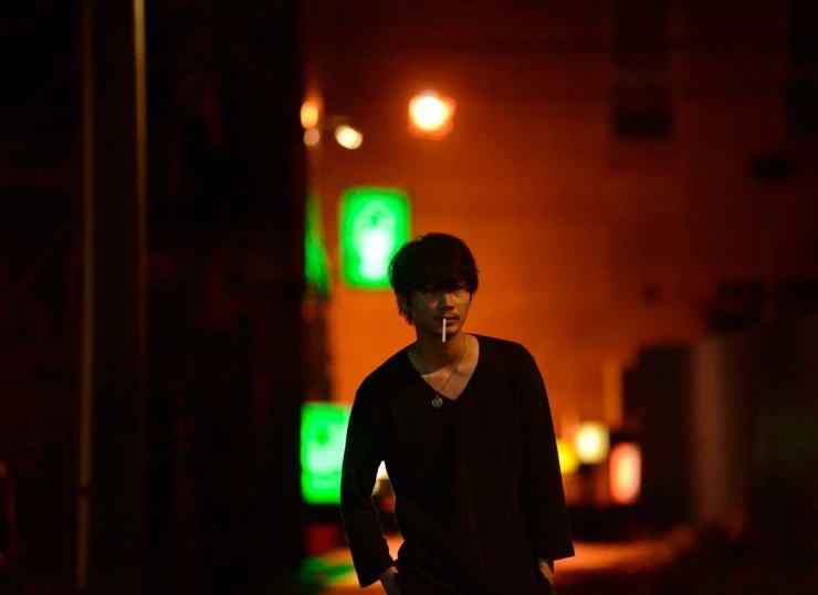 Лишь здесь остался свет (2014) через торрент скачать Лишь здесь остался свет (2014) фильм через торрент скачать