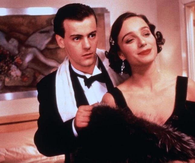 Пригоршня праха (1988) через торрент бесплатно Пригоршня праха (1988) фильм через торрент бесплатно