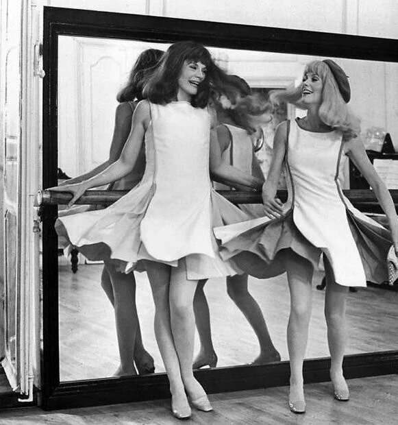 Девушки из Рошфора (1967) через торрент бесплатно Девушки из Рошфора (1967) фильм через торрент бесплатно