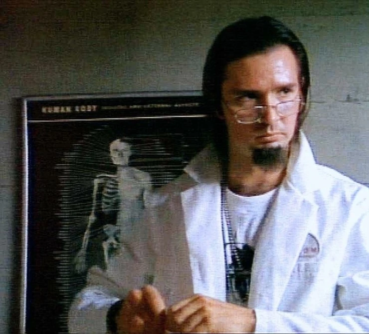 Пришелец из бездны (1995) через торрент скачать Пришелец из бездны (1995) фильм через торрент скачать