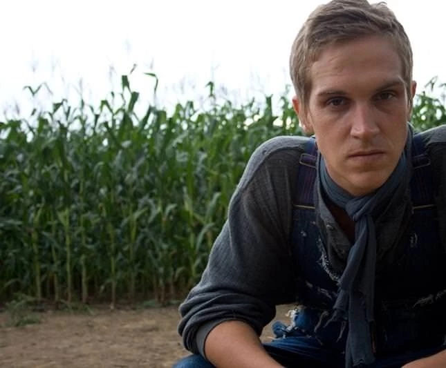 Тихий, но смертоносный (2011) через торрент скачать Тихий, но смертоносный (2011) фильм через торрент скачать