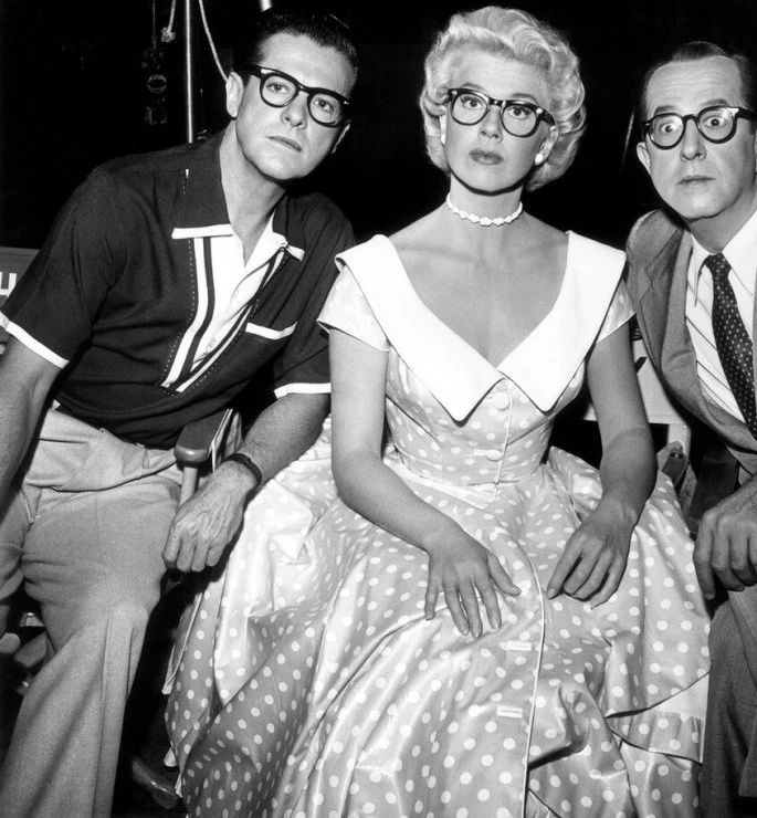 Везунчик (1954) через торрент скачать Везунчик (1954) фильм через торрент скачать