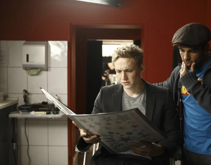 Какой парень! (2011) через торрент бесплатно Какой парень! (2011) фильм через торрент бесплатно