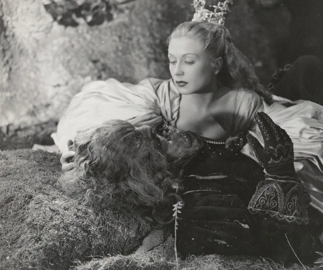 Красавица и чудовище (1946) через торрент бесплатно Красавица и чудовище (1946) фильм через торрент бесплатно