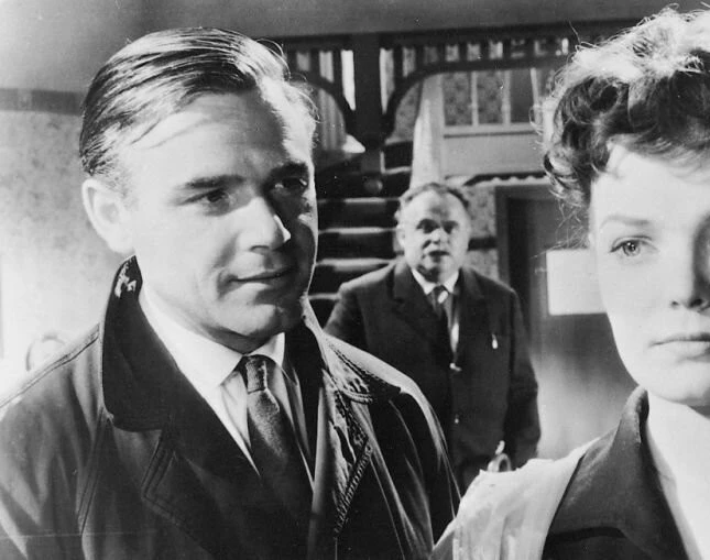 Лягушка в маске (1959) через торрент скачать Лягушка в маске (1959) фильм через торрент скачать