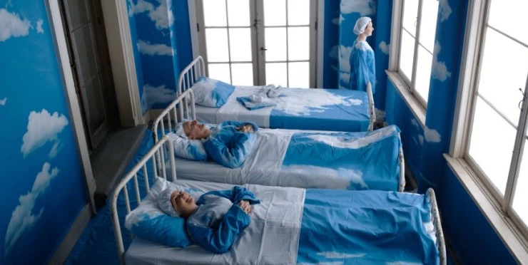 Шестеро из дурдома (2009) через торрент скачать Шестеро из дурдома (2009) фильм через торрент скачать