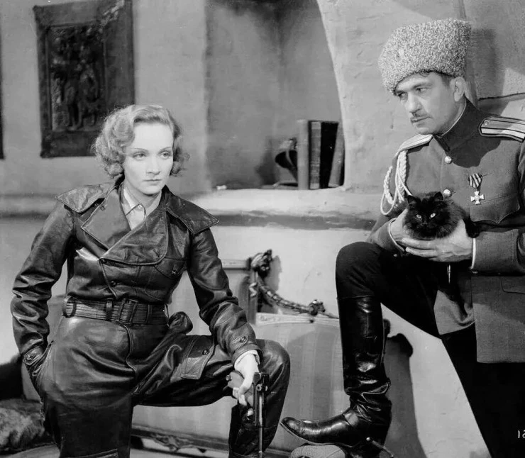 Обесчещенная, или Агент X-27 (1931) через торрент скачать Обесчещенная, или Агент X-27 (1931) фильм через торрент скачать