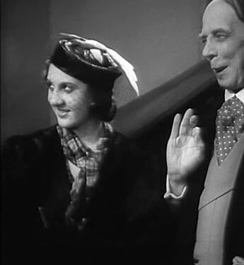 Полковой петух (1933) в хорошем качестве через торрент Полковой петух (1933) фильм в хорошем качестве через торрент