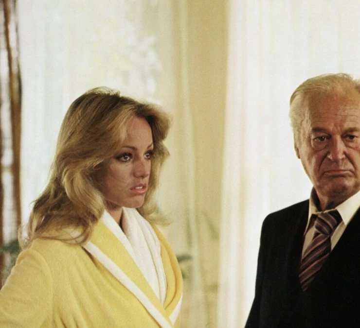 Золотая девушка (1979) через торрент бесплатно Золотая девушка (1979) фильм через торрент бесплатно