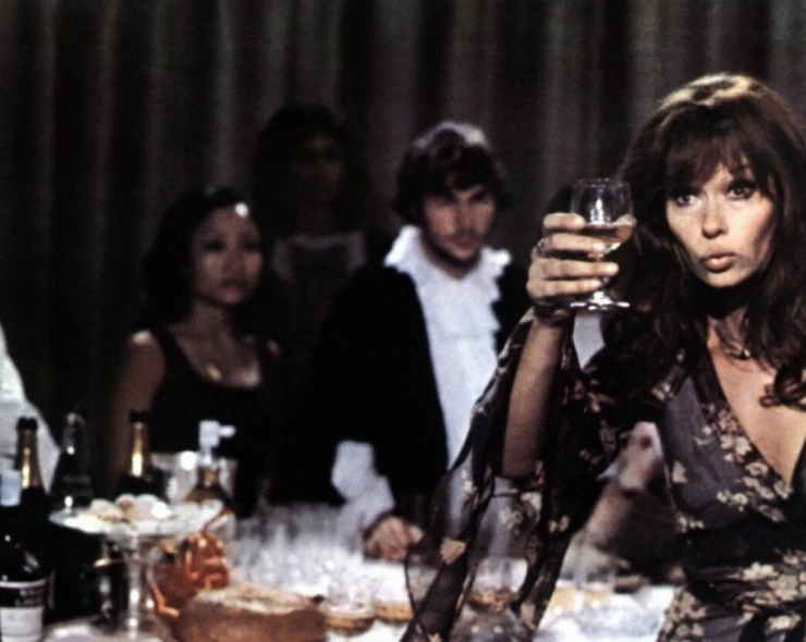 Женщина в голубом (1972) через торрент скачать Женщина в голубом (1972) фильм через торрент скачать